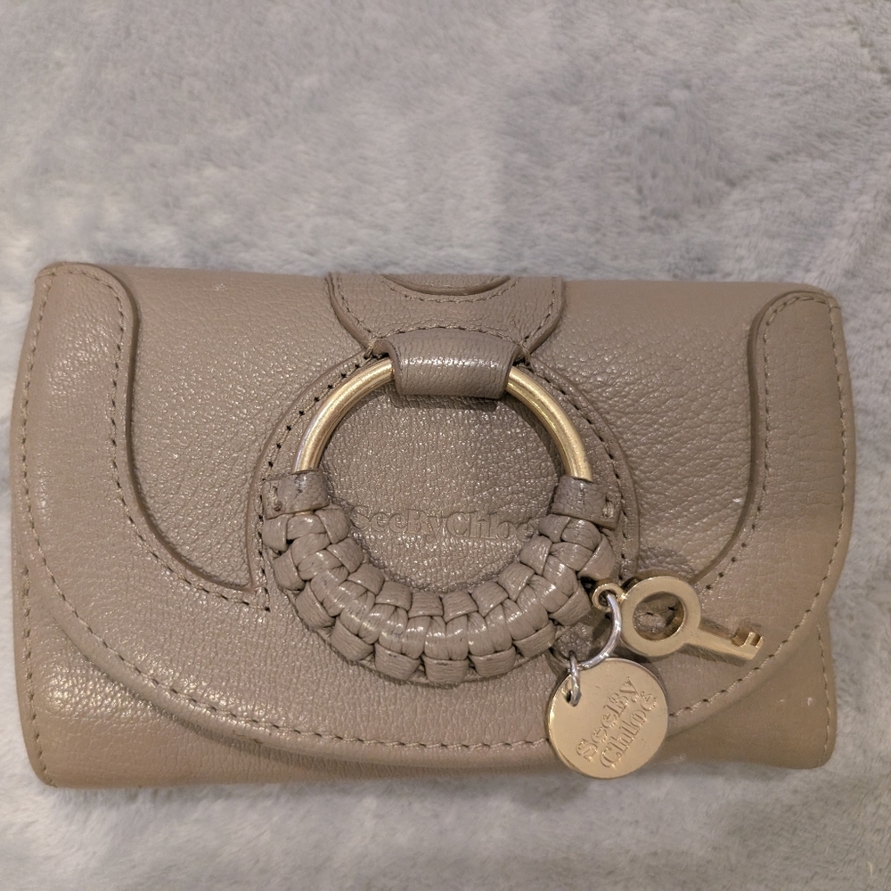 See By Chloe Hana O-ring Compact Wallet Motty Grey